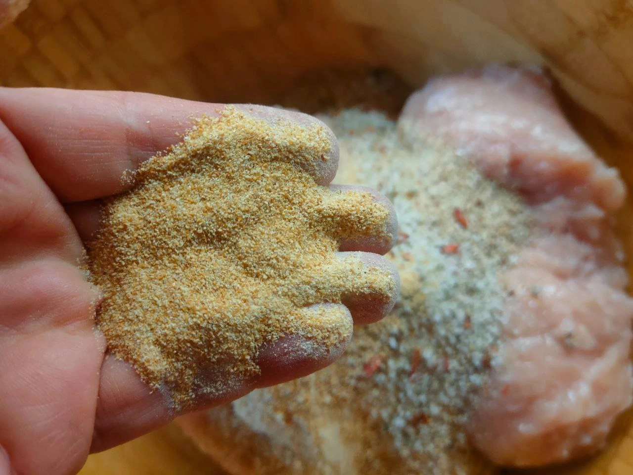 Шаг 5: Куриные котлеты с яйцом и сыром