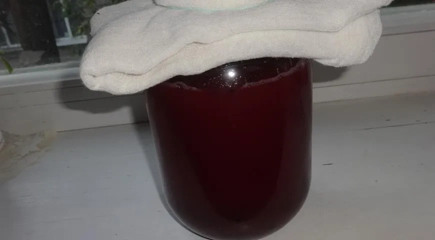 Квас из черноплодной рябины: шаг 5