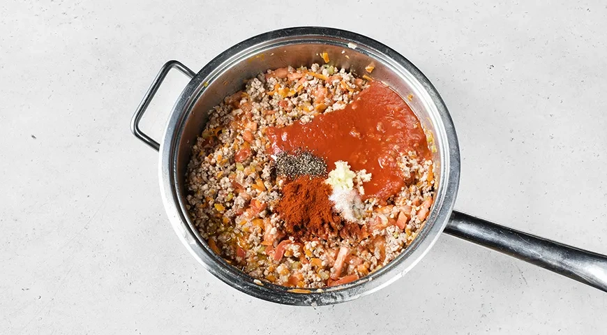 Ленивая лазанья на сковороде: шаг 5