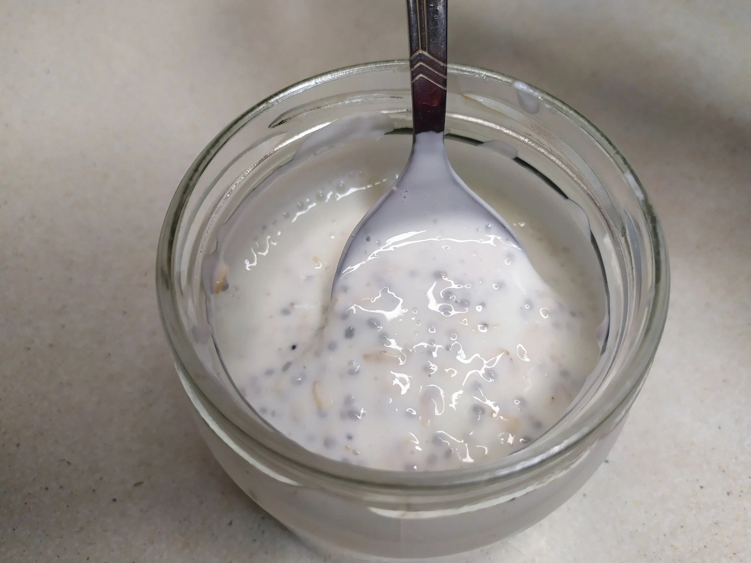 Шаг 5: Ленивая овсянка с клубникой