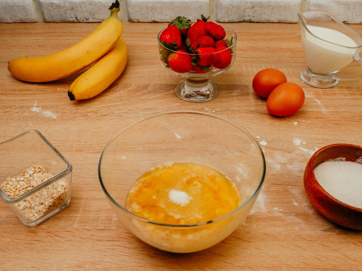 Шаг 5: Маффины с клубникой и бананами