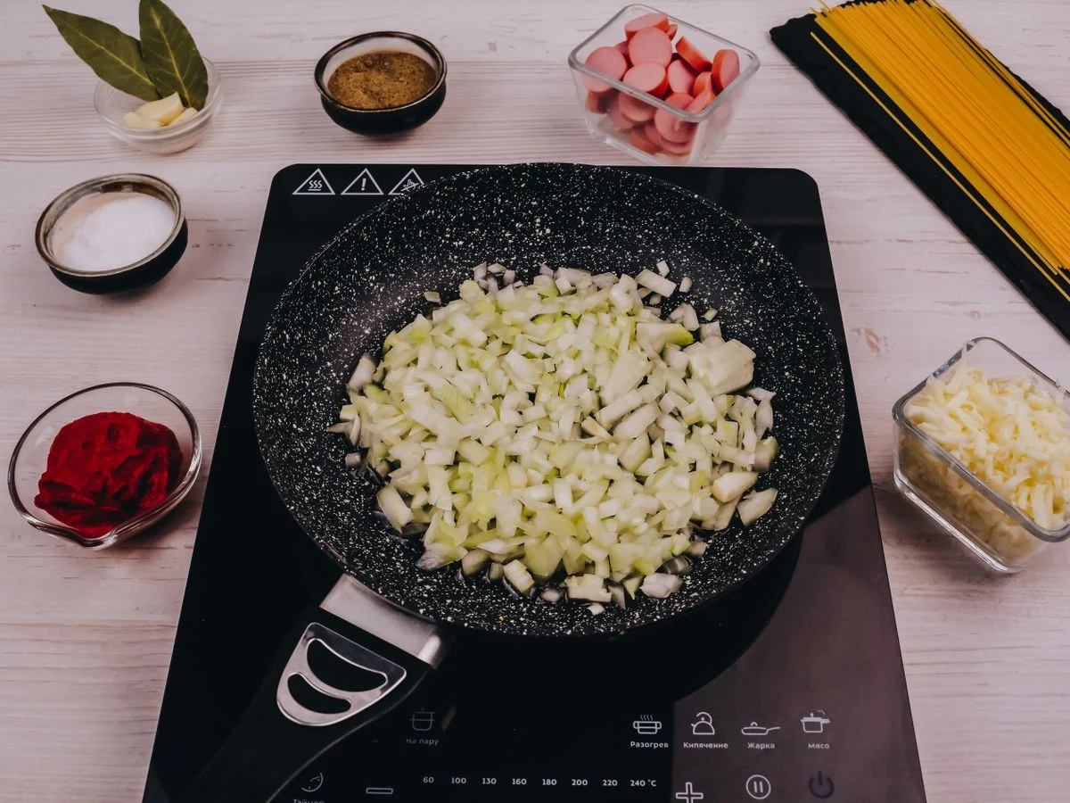 Шаг 5: Макароны с сосисками в томатном соусе