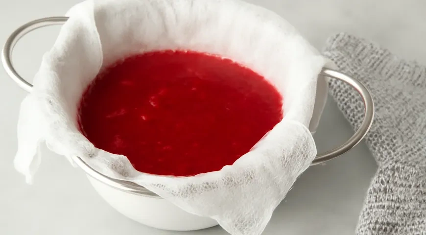 Малиновый сок на зиму: шаг 5
