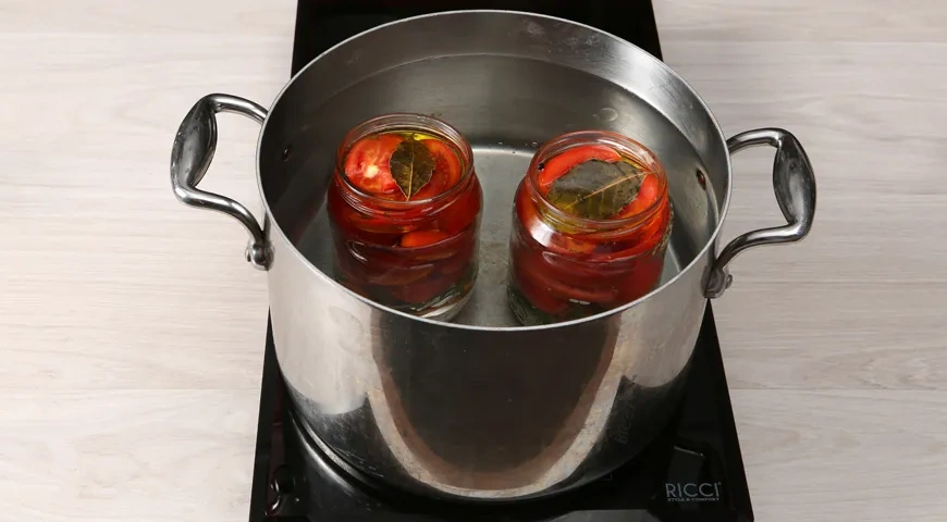 Маринованные помидоры половинками на зиму: шаг 5
