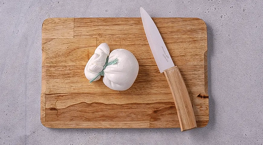 Маринованный виноград на гриле с бурратой и базиликом: шаг 5