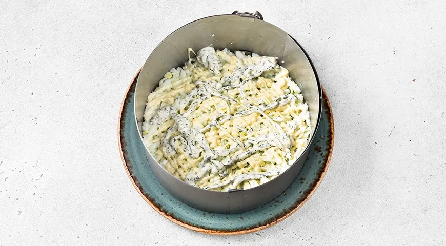 Мимоза с иваси: шаг 5