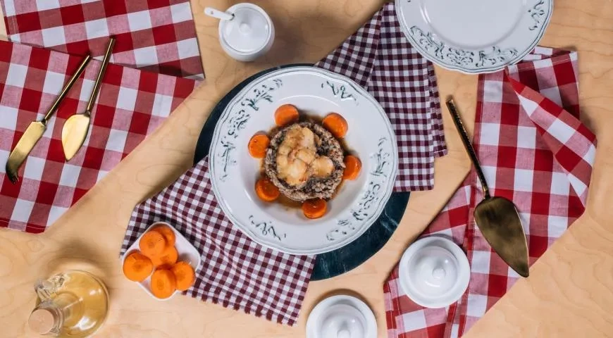 Мини-стейки из чёрного гренадёра с гречкой и морковью: шаг 5