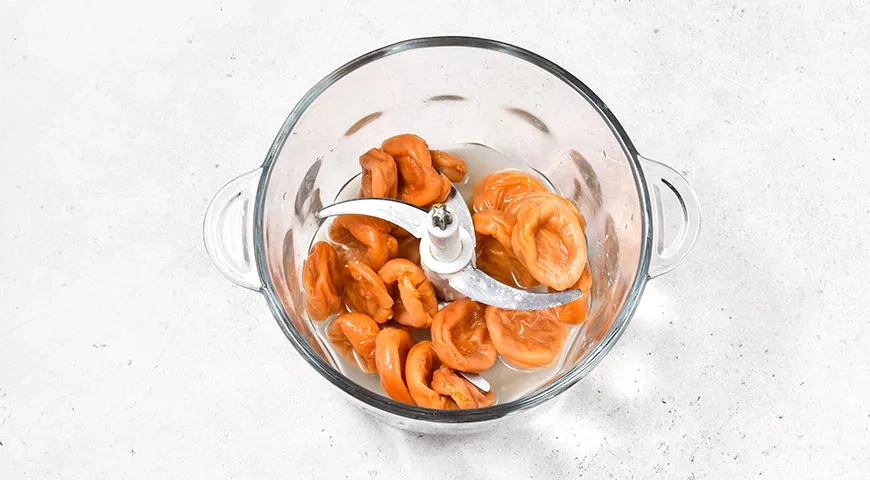 Молоко из тыквенных семечек с курагой: шаг 5