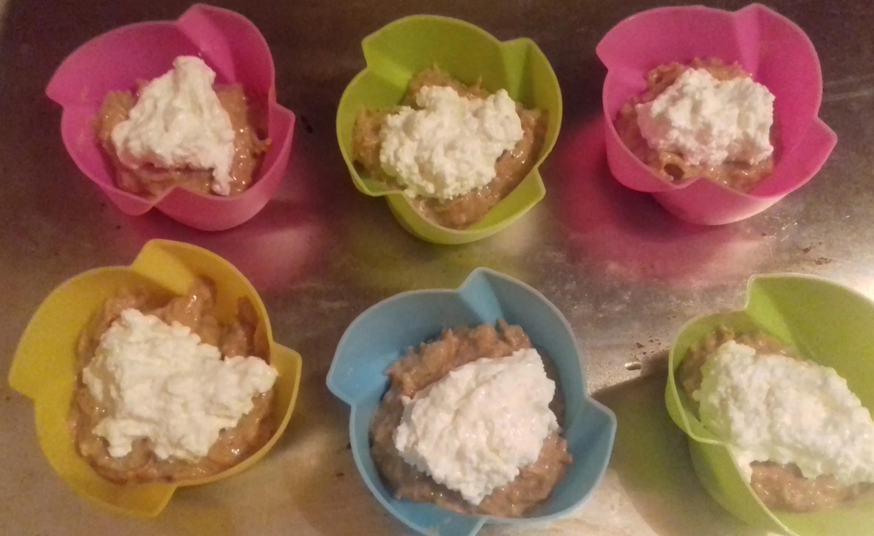 Морковные кексы с творогом и шоколадом: шаг 5