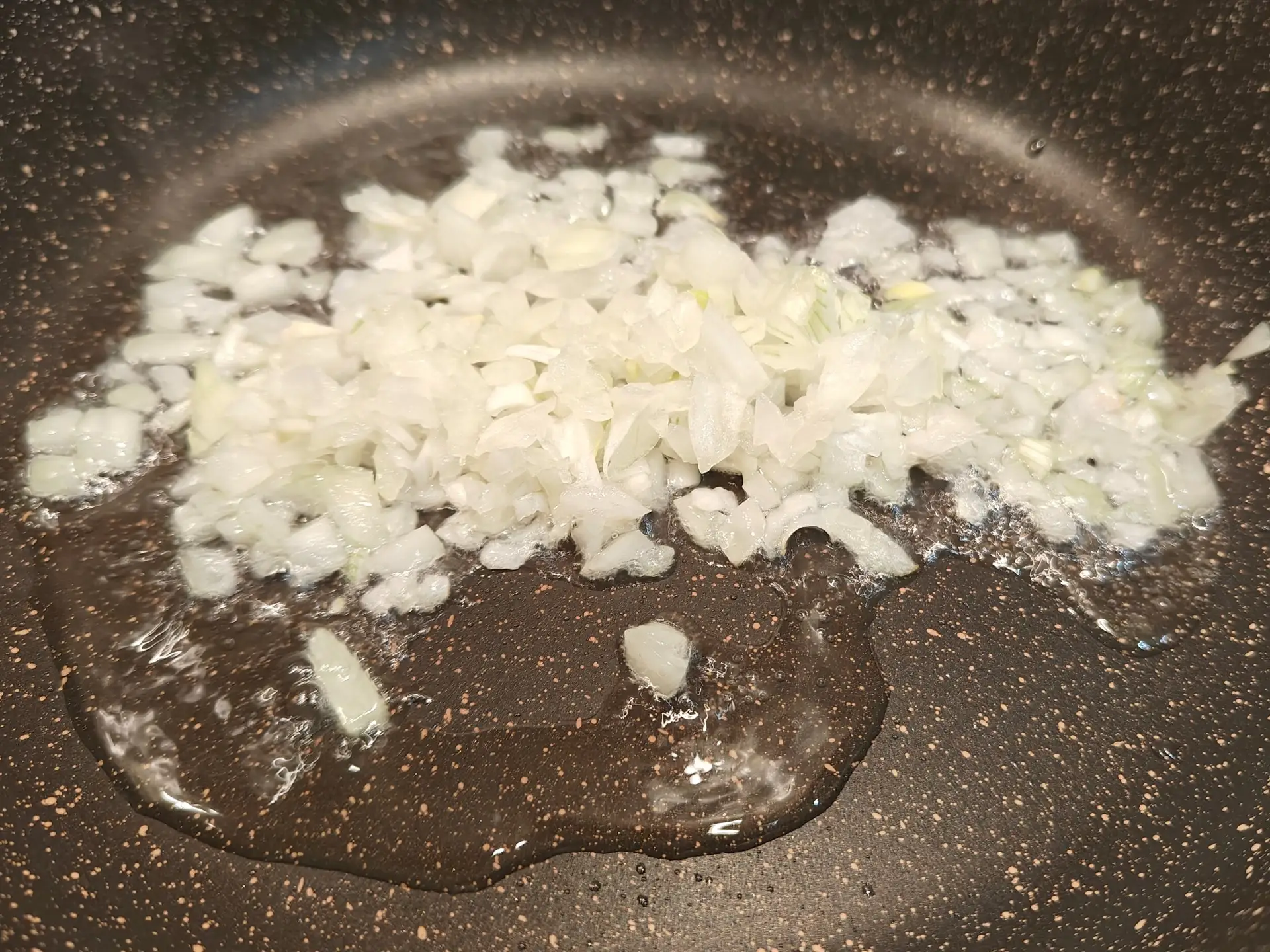 Шаг 5: Начинка для блинов из курицы и грибов