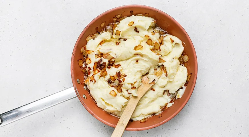 Обжаренное картофельное пюре с луком: шаг 5