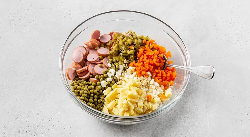 Оливье с сосисками: шаг 5