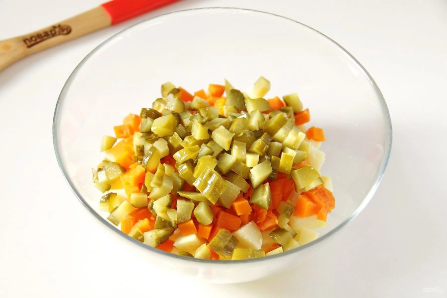 Шаг 5: Оливье с тунцом