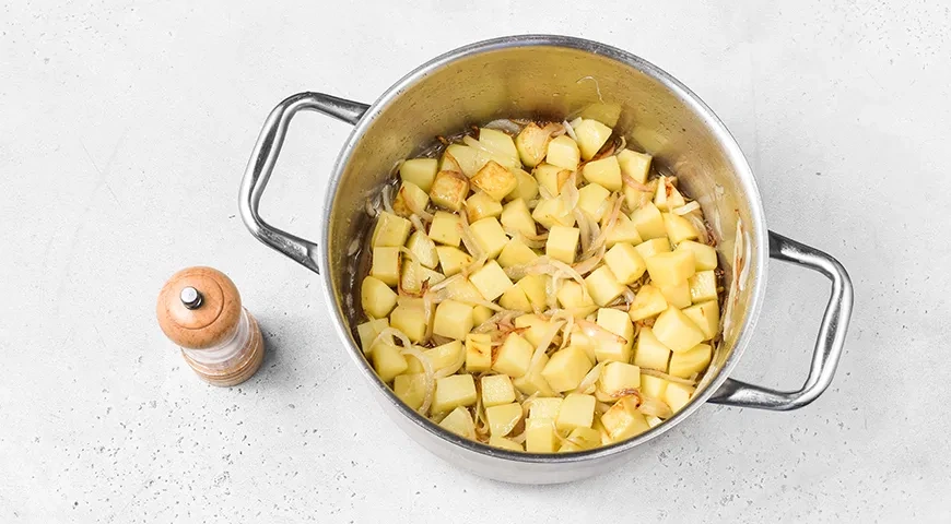 Овощное рагу в кастрюле: шаг 5