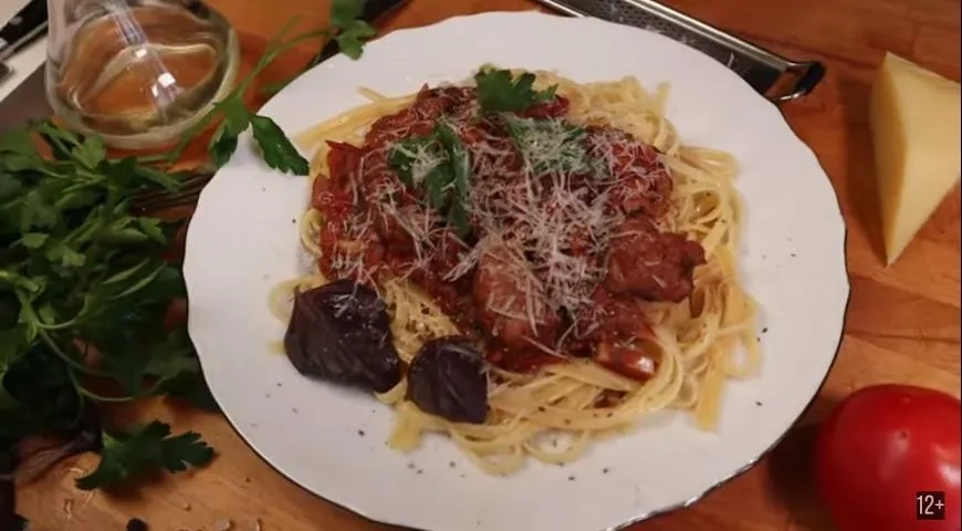 Паста с томатным соусом и колбасками: шаг 5