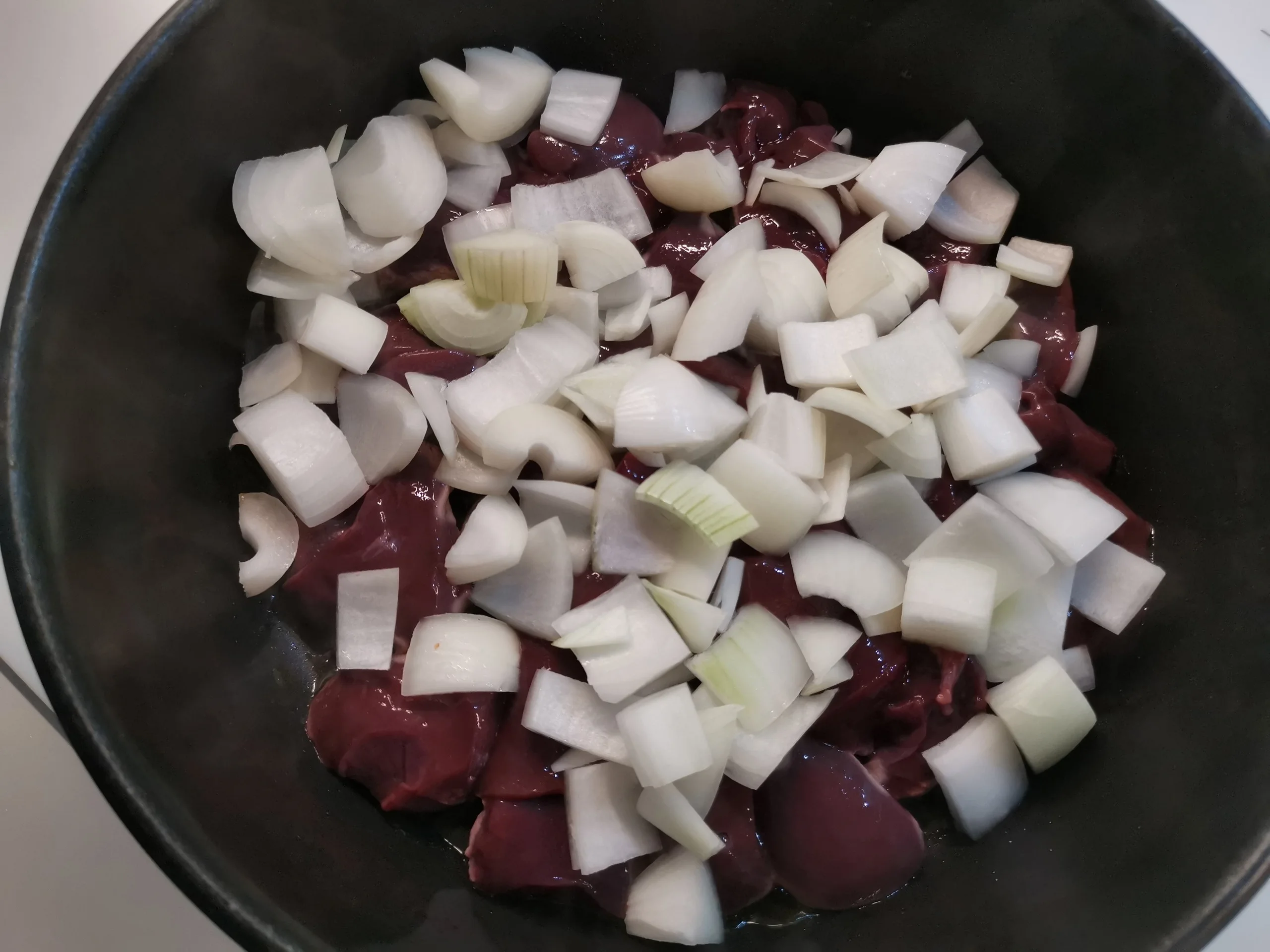 Шаг 5: Печень с луком в сметане