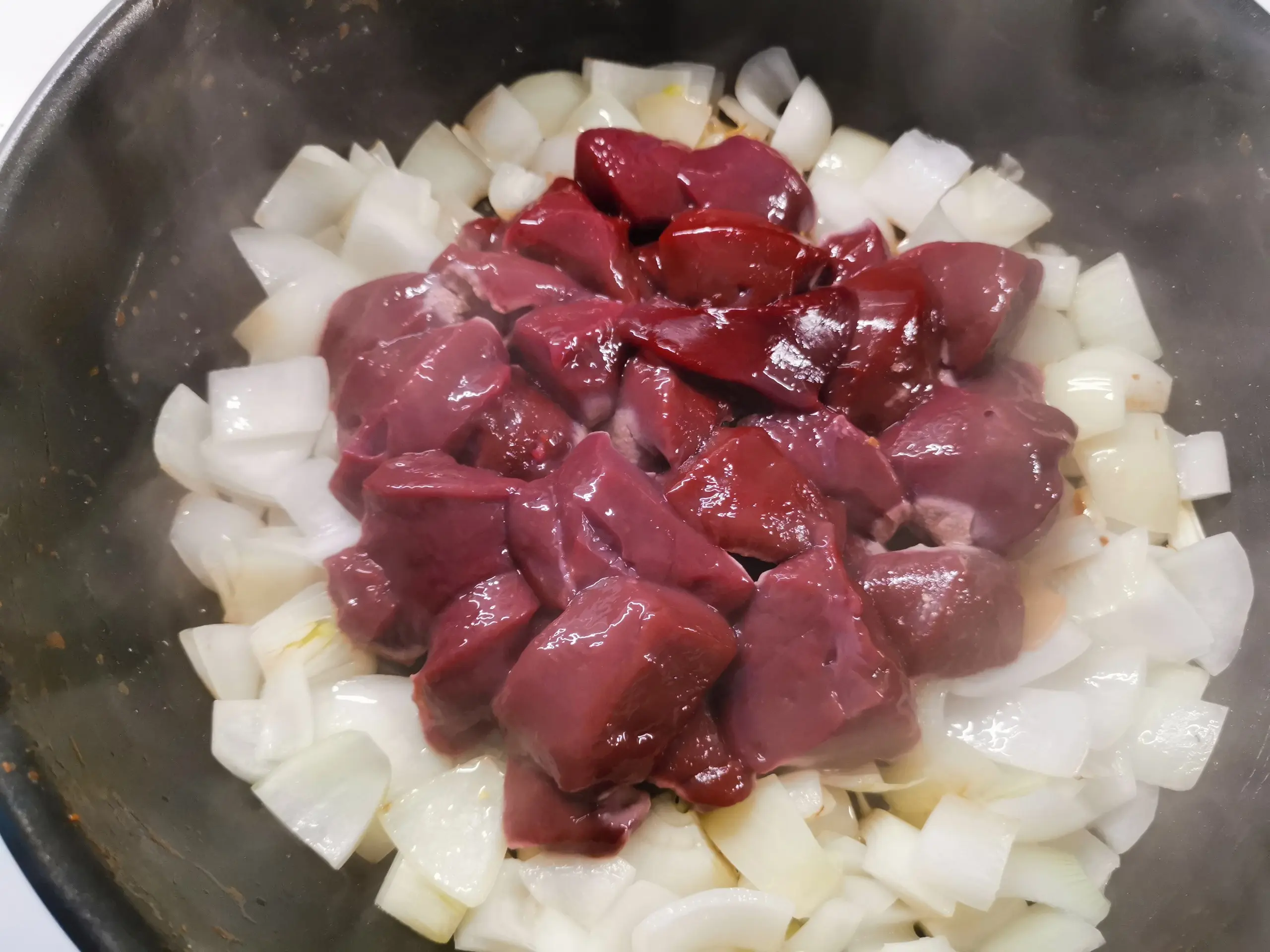 Шаг 5: Печень в сливочном соусе