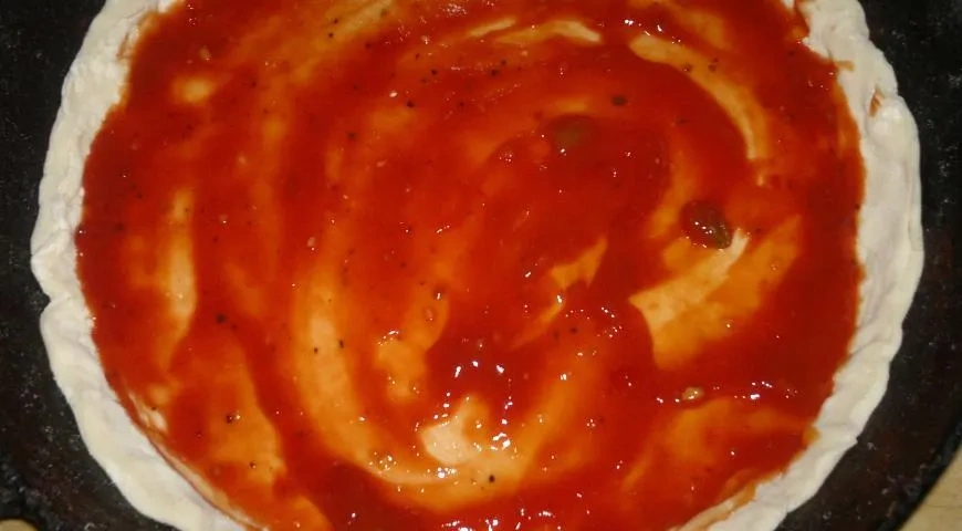 Пицца с оливками и беконом: шаг 5