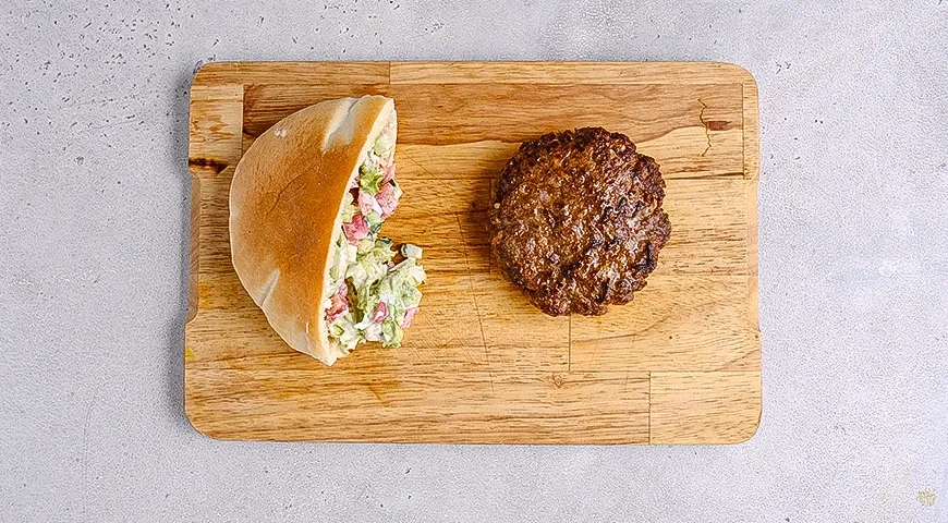 Пита с мясной котлетой: шаг 5