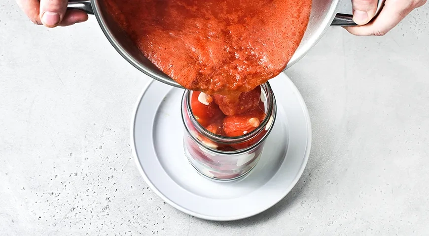 Помидоры в собственном соку на зиму: шаг 5