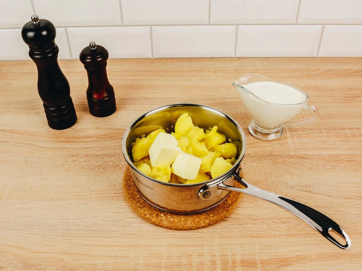 Шаг 5: Простое картофельное пюре на молоке