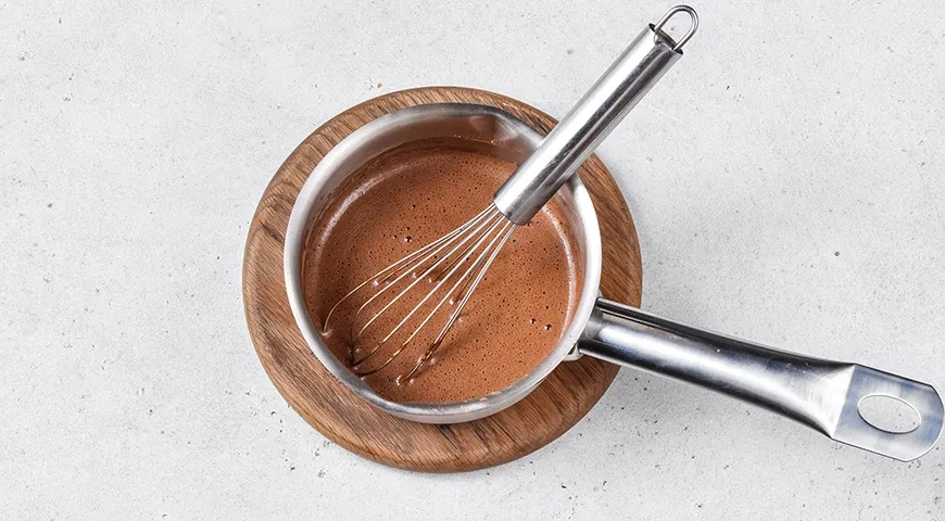 Простой шоколадный пирог с пропиткой и глазурью: шаг 5