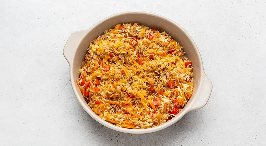 Рис с морковью и луком в духовке: шаг 5