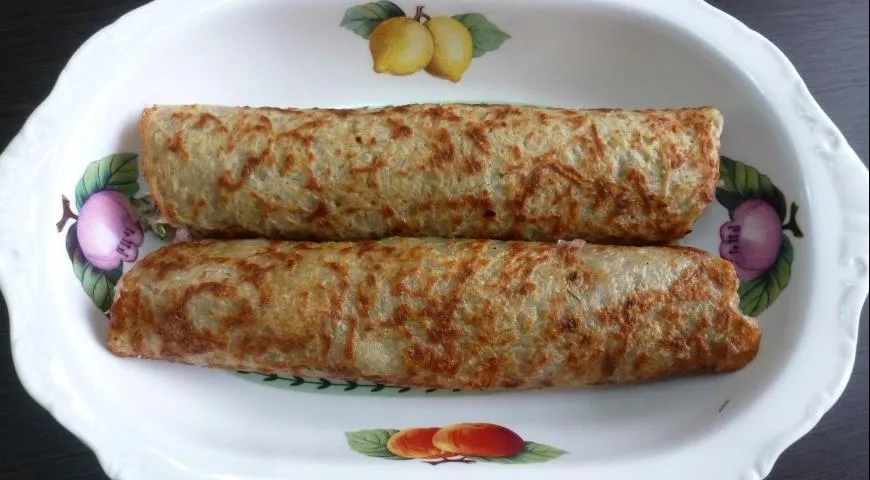 Рулеты-драники с курицей и кедровыми орешками: шаг 5