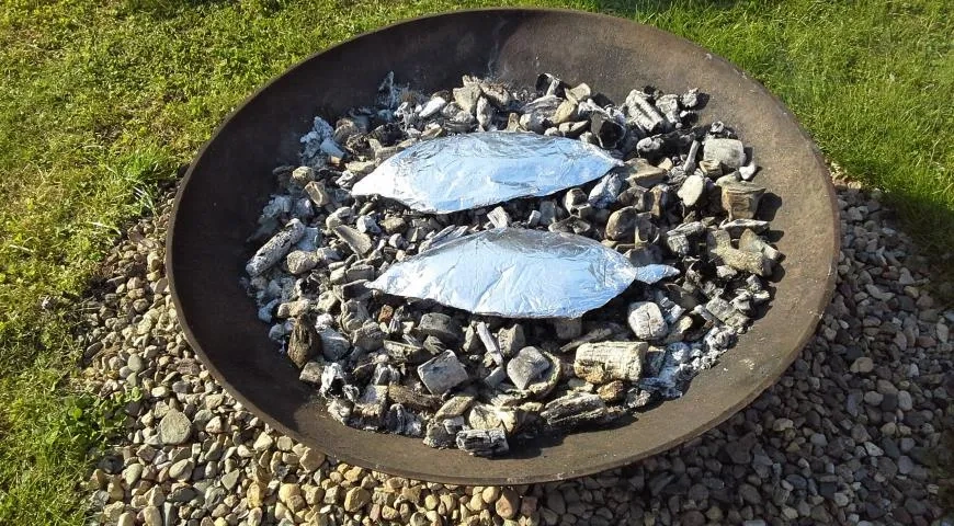 Рыба - по тайски в чугунной чаше на углях: шаг 5