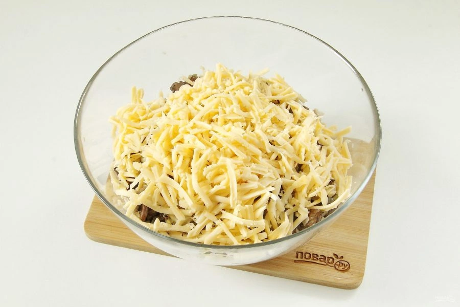 Шаг 5: Салат ананас с курицей и сыром