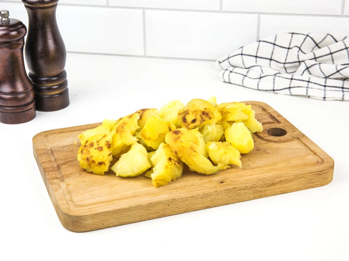 Шаг 5: Салат из томатов и запеченного картофеля