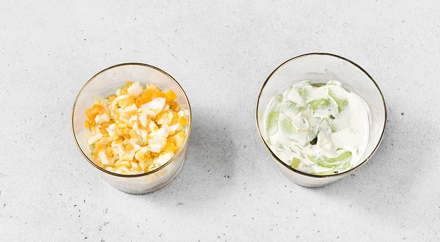 Салат-коктейль с ветчиной, огурцом и сыром: шаг 5