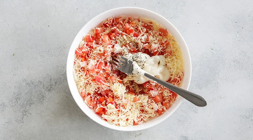 Салат Красное море с крабовыми палочками: шаг 5