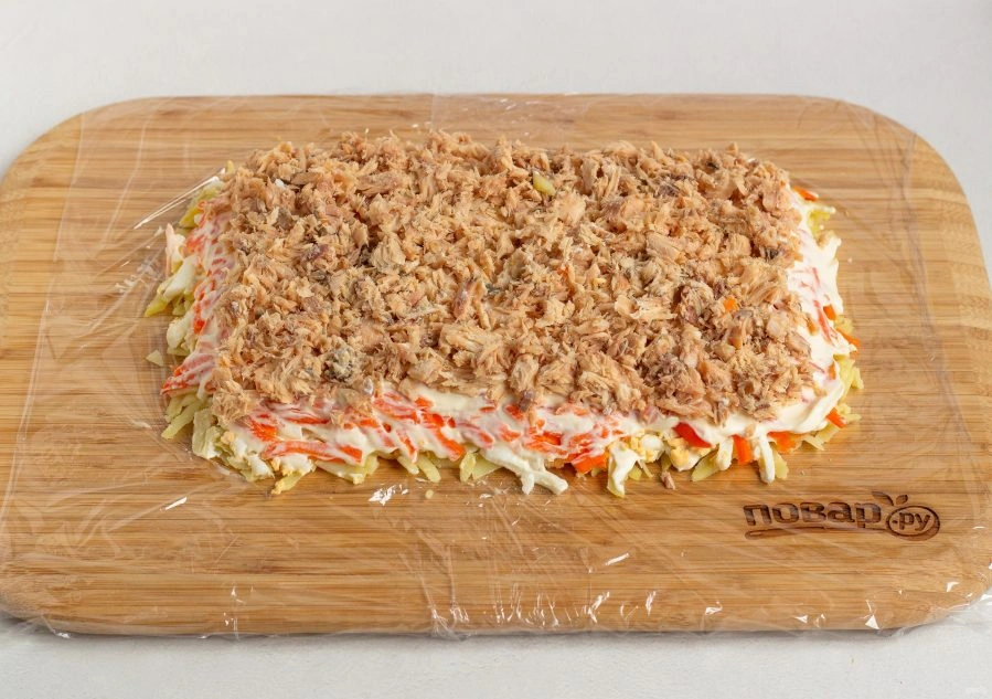 Шаг 5: Салат рулет мимоза на новый год 2026