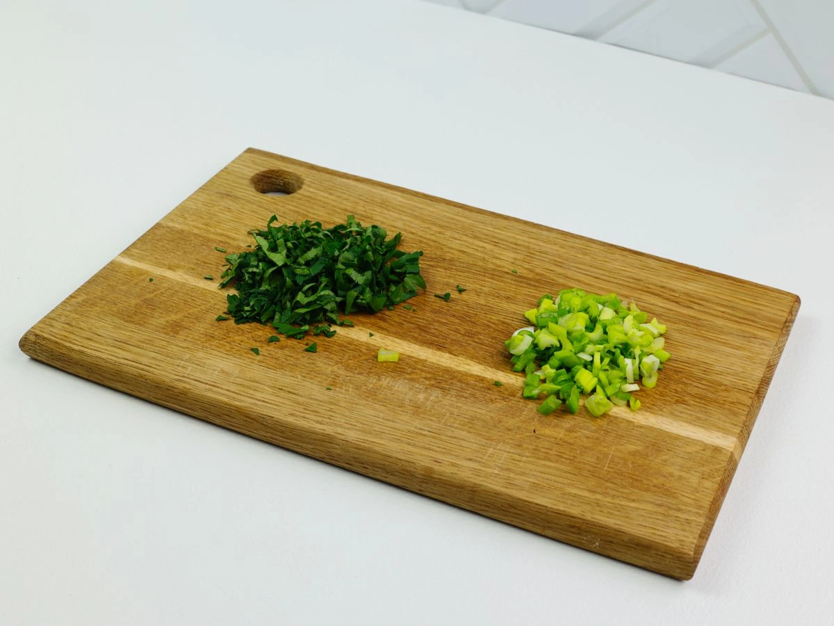 Шаг 5: Салат с авокадо и томатами