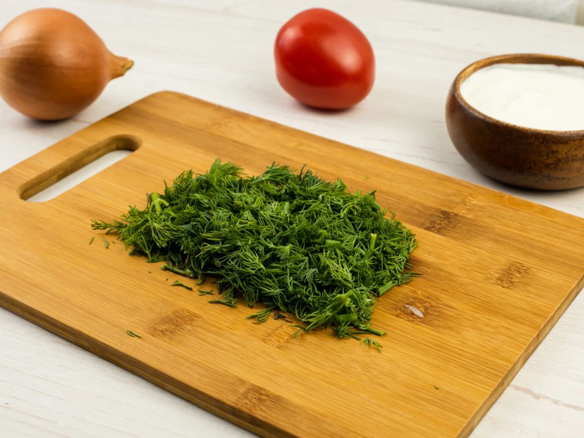 Шаг 5: Салат с болгарским перцем, помидорами и луком