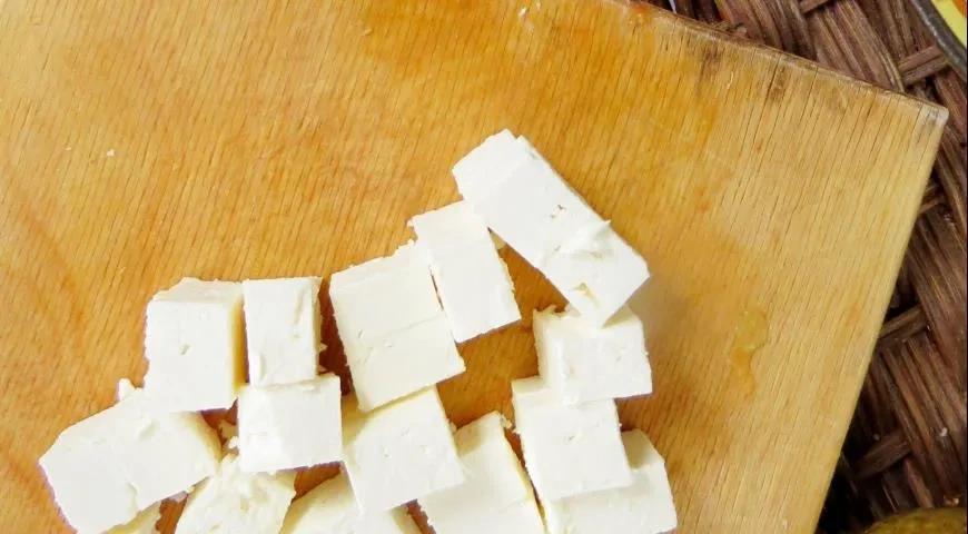 Салат с дыней, инжиром и брынзой: шаг 5