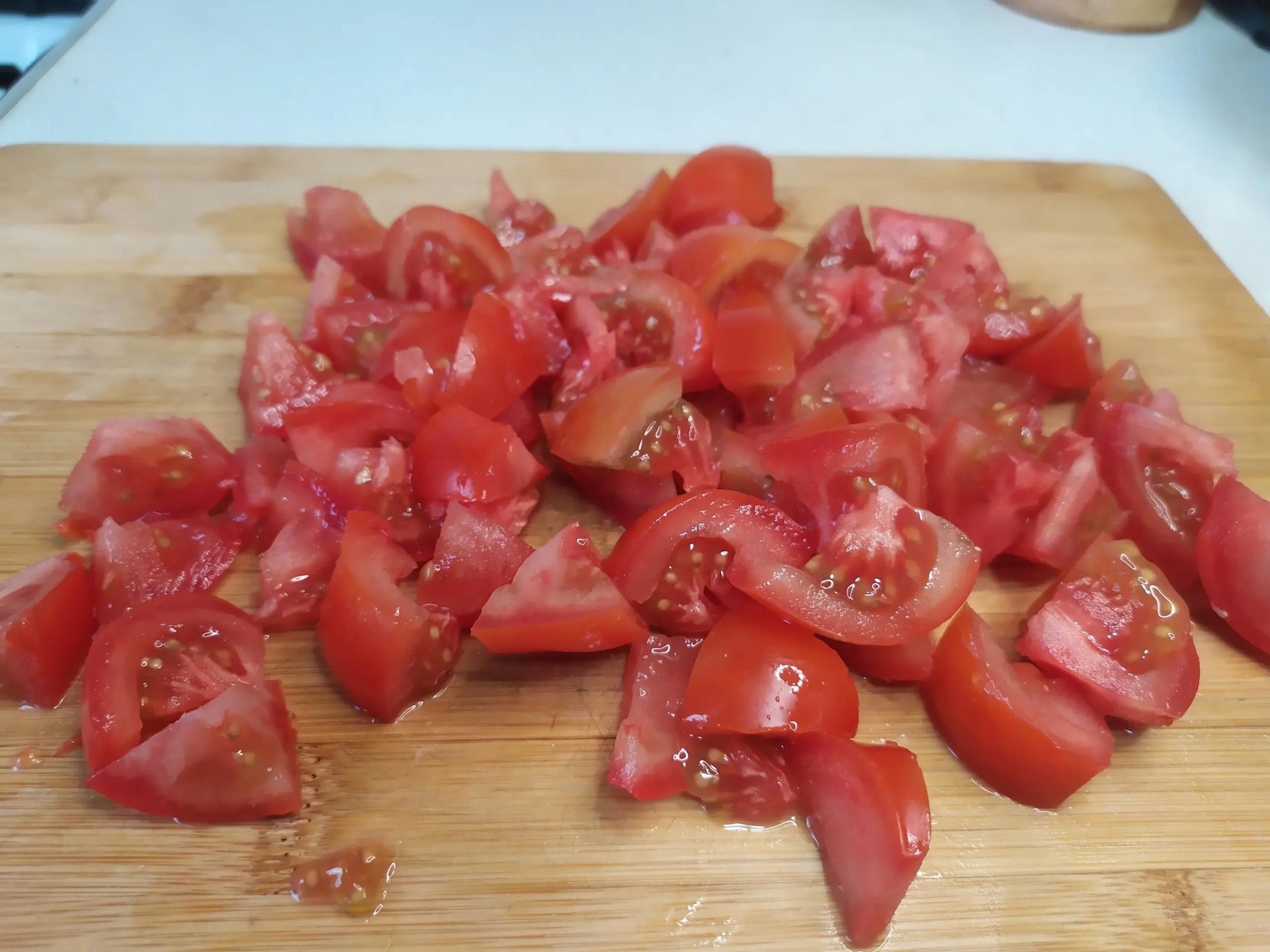 Шаг 5: Салат с пекинской капустой, курицей и помидорами