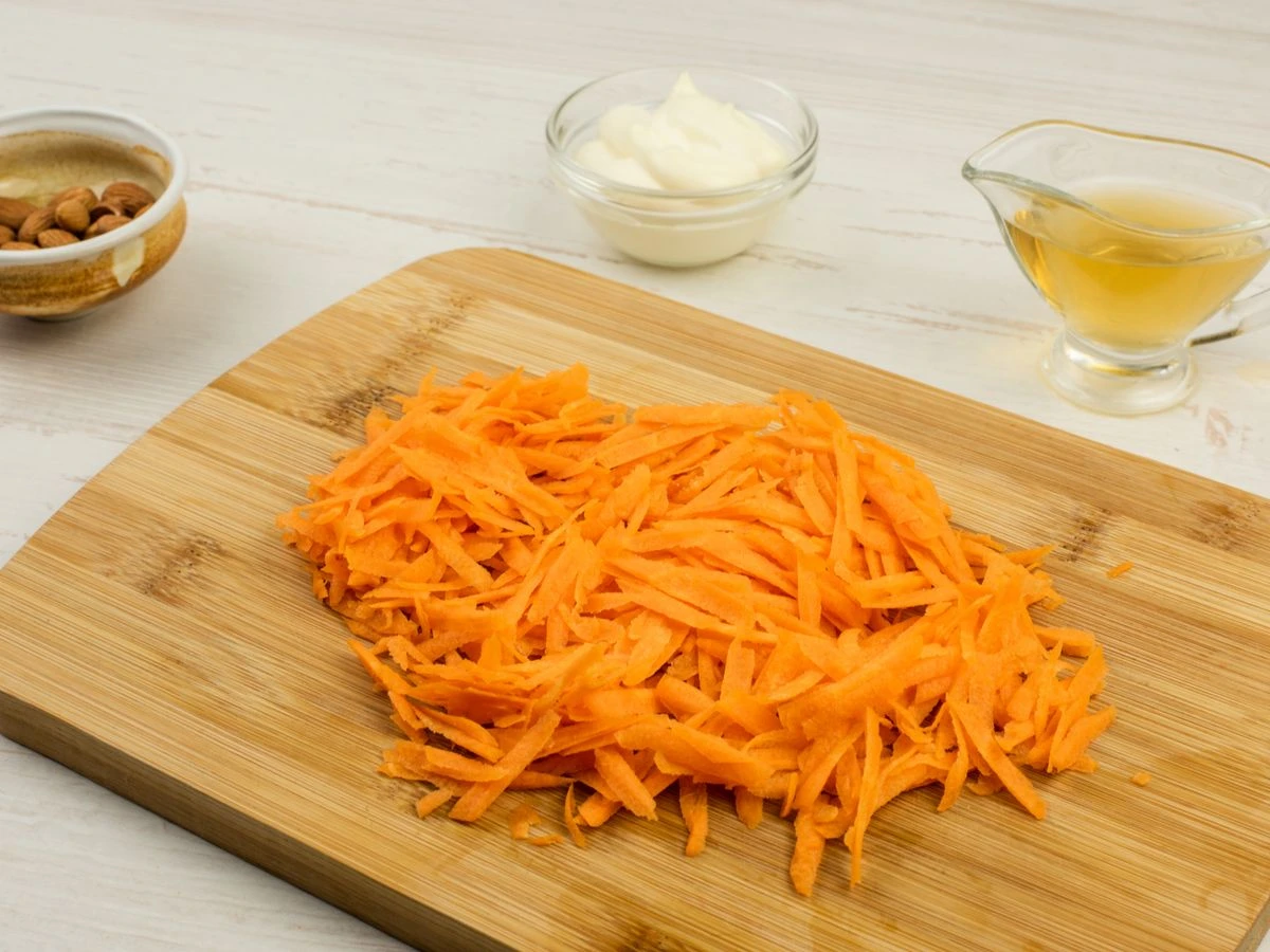 Шаг 5: Салат с сельдереем и капустой