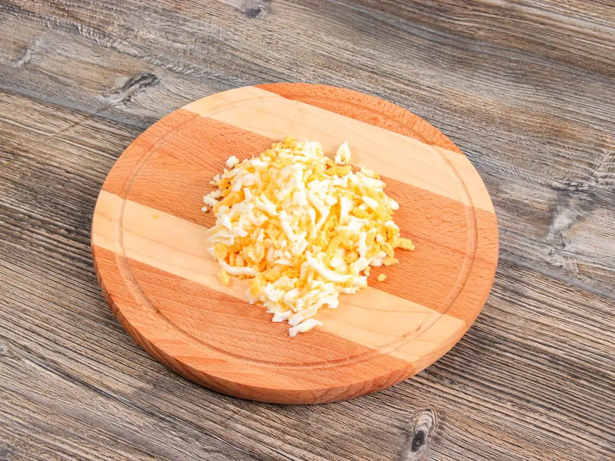 Шаг 5: Салат с шампиньонами и фасолью