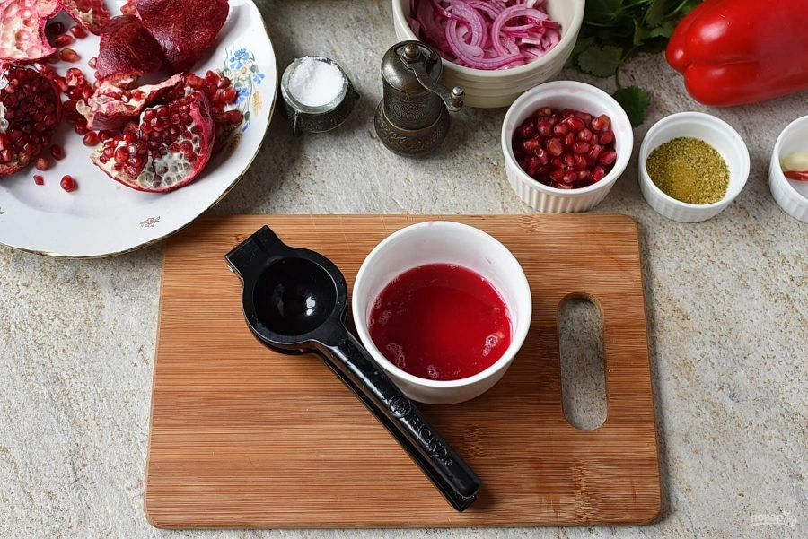 Шаг 5: Салат тбилиси с гранатом