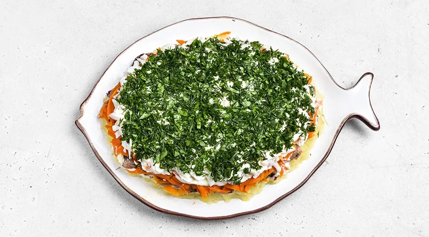 Селедка под шубой без свеклы: шаг 5