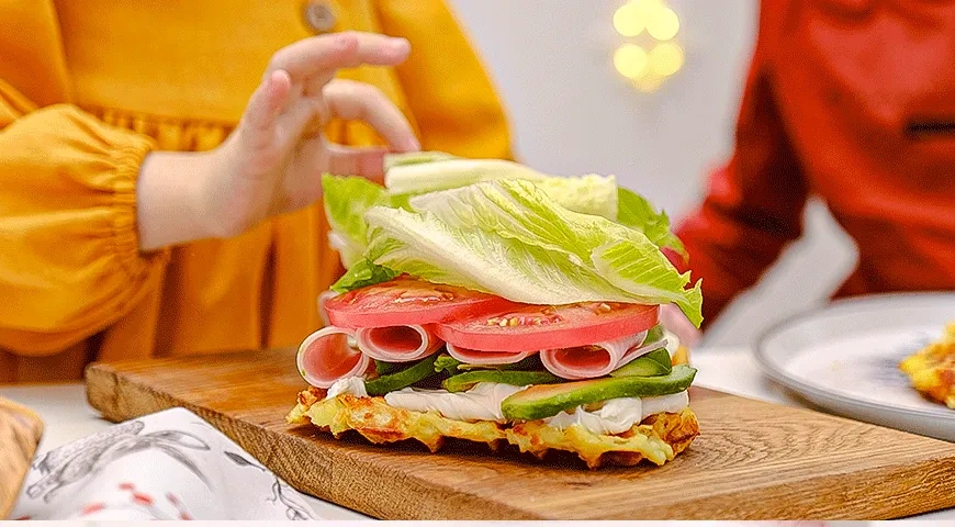 Сэндвичи из картофельных вафель с ветчиной: шаг 5