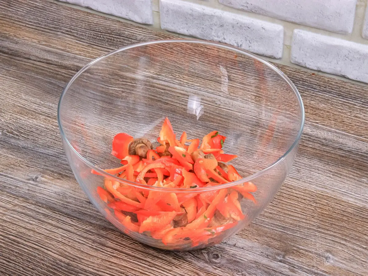 Шаг 5: Шампиньоны по-корейски с морковью