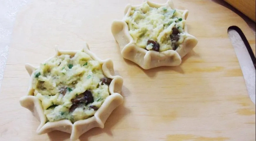 Шаньги с картофелем и грибами: шаг 5