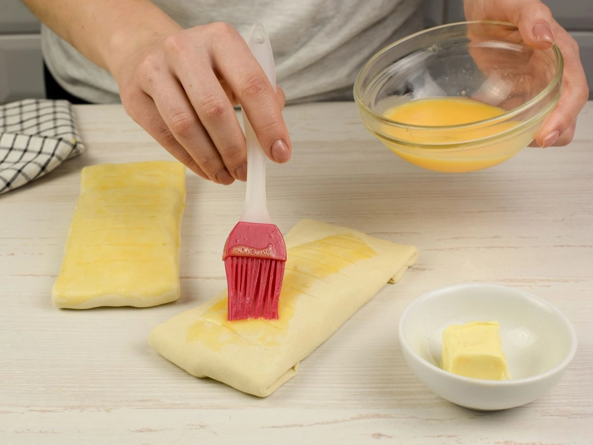 Шаг 5: Слойки с сыром