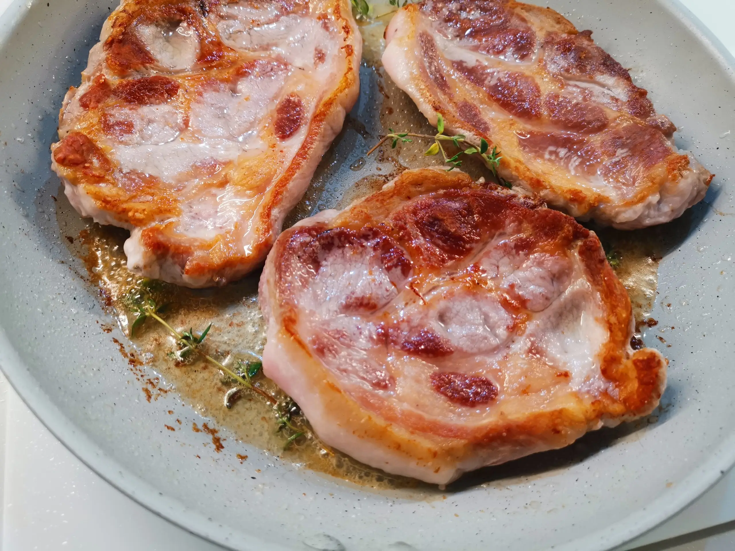 Шаг 5: Сочный стейк из свинины