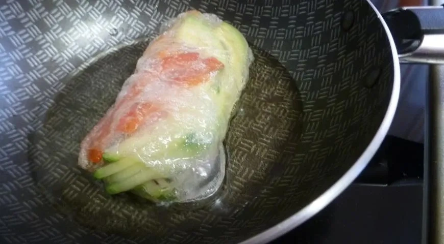 Спринг-роллы с авокадо и желудочками индейки: шаг 5