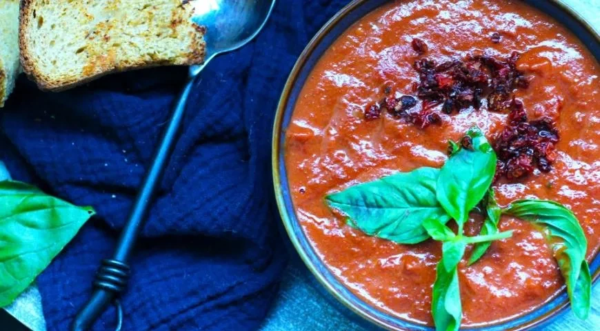 Суп из печеных томатов с кокосовым молоком: шаг 5