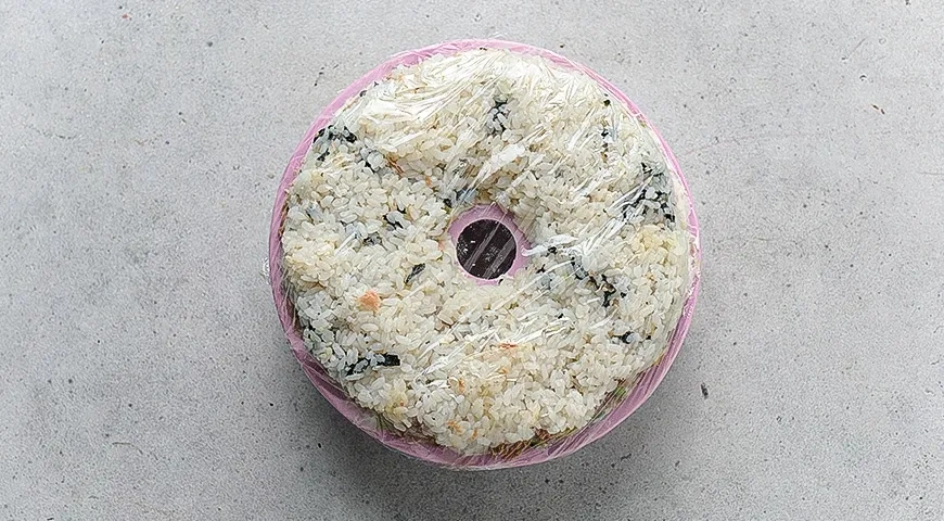 Суши-торт с тунцом в домашних условиях: шаг 5